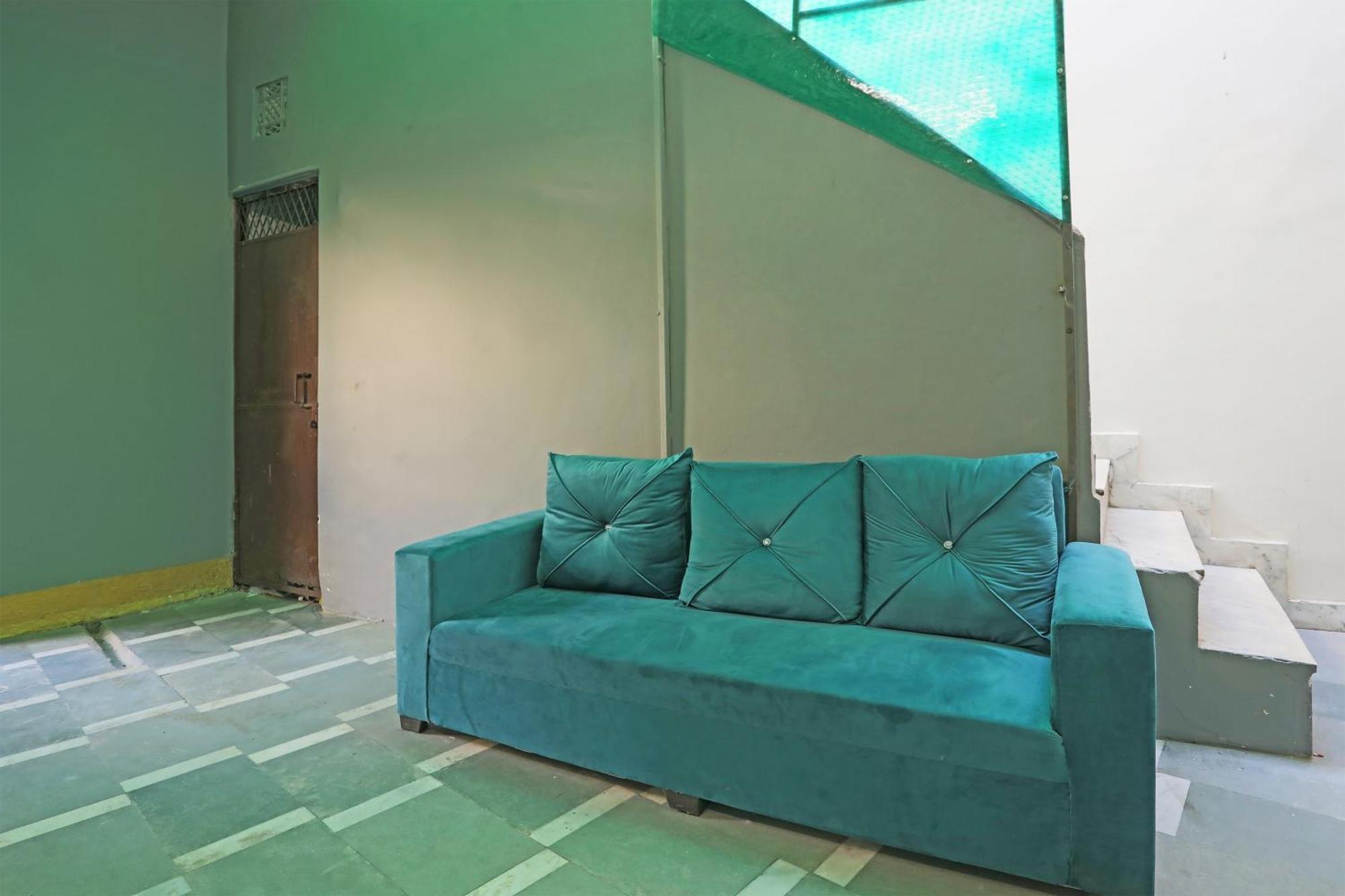 Oyo Kashish Palace New Delhi Ngoại thất bức ảnh